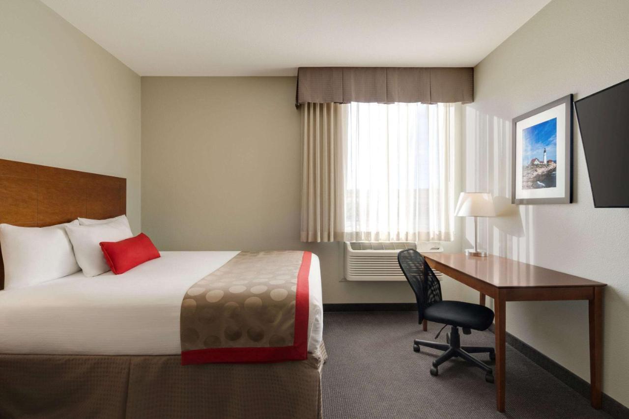 Bakken Airport Xwa Hotel & Studios ウィリストン エクステリア 写真